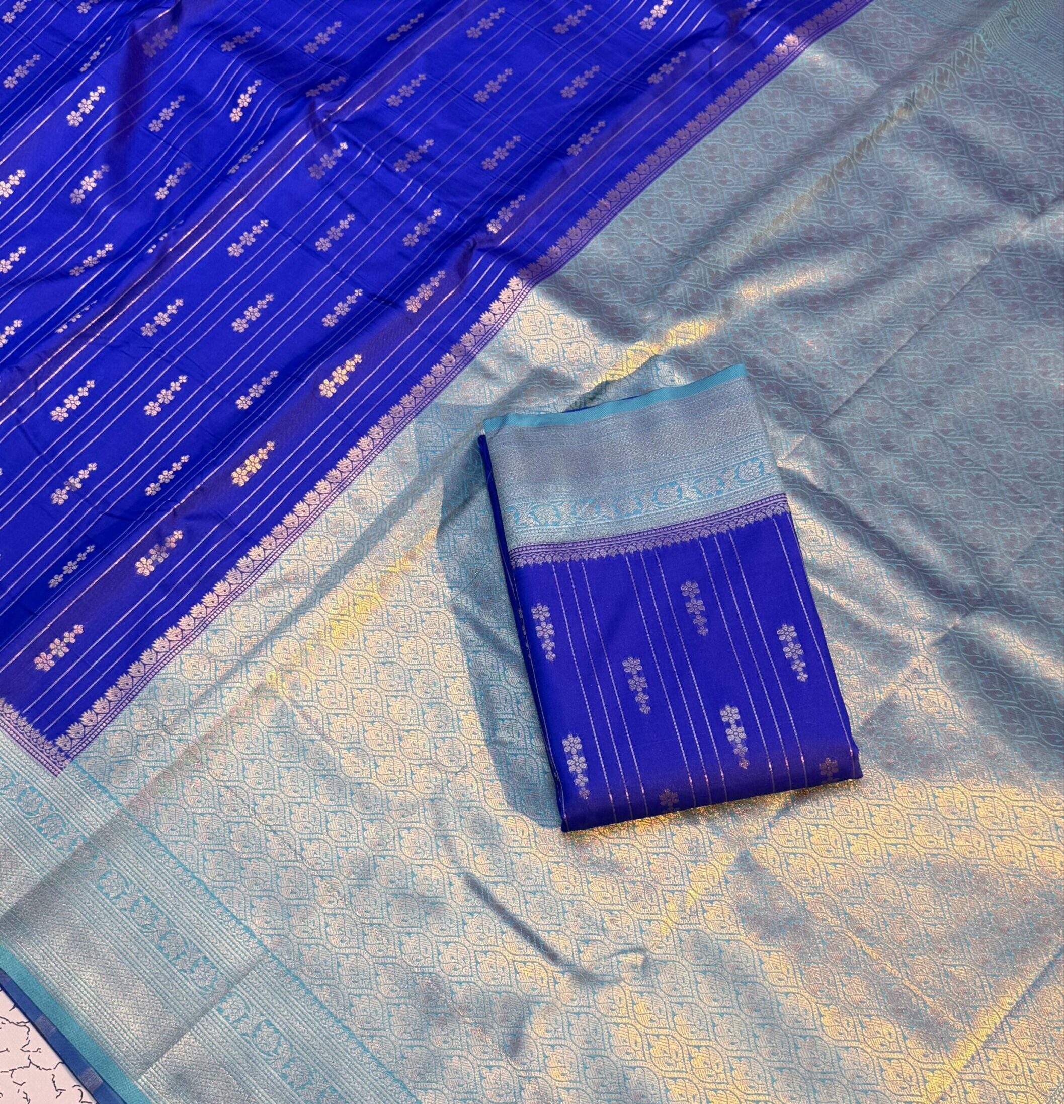 TRENDING DESIGN SAREE