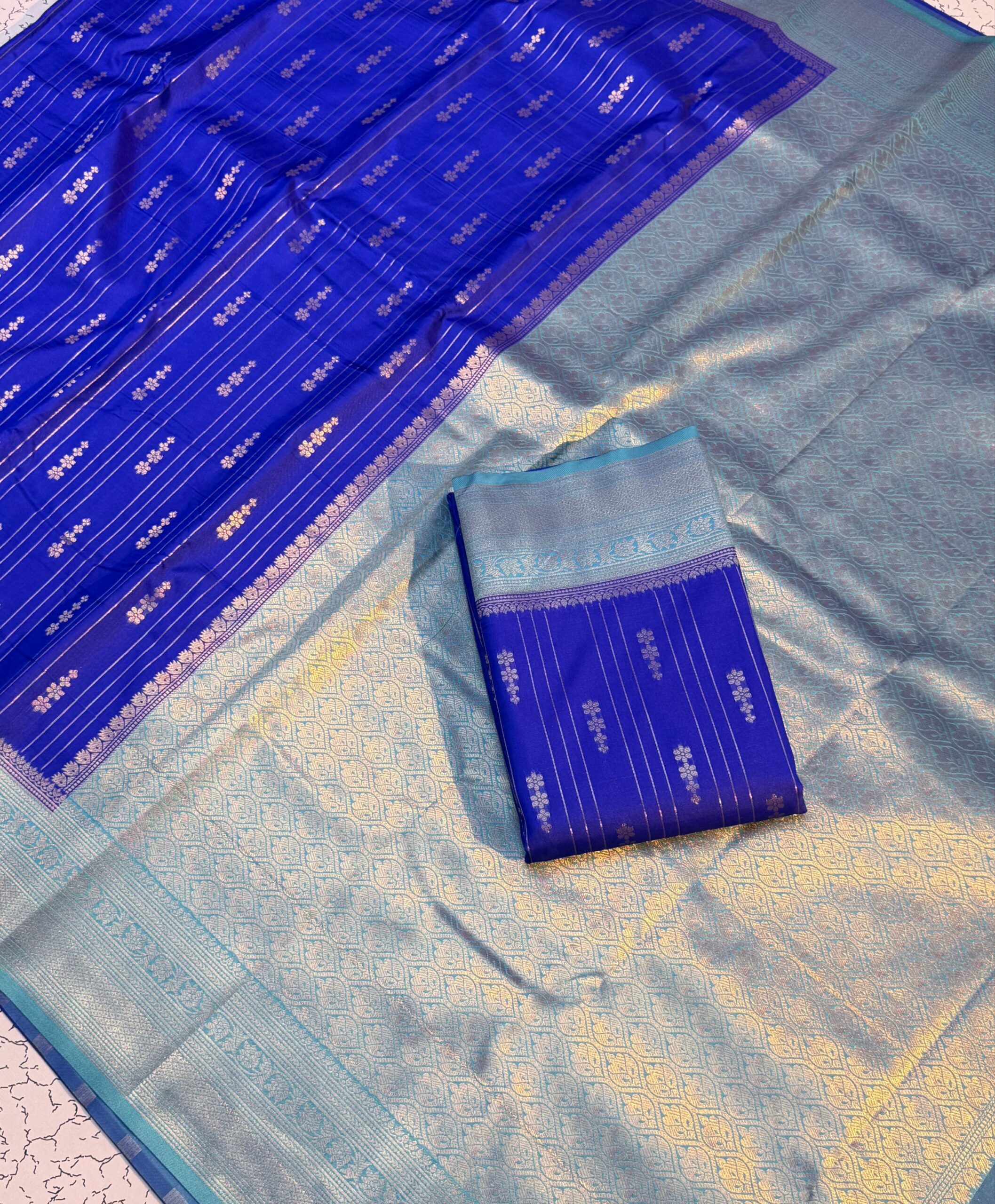 TRENDING DESIGN SAREE